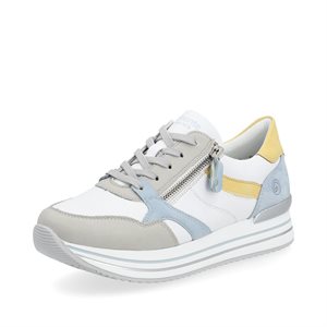 White laced shoe D1323-81