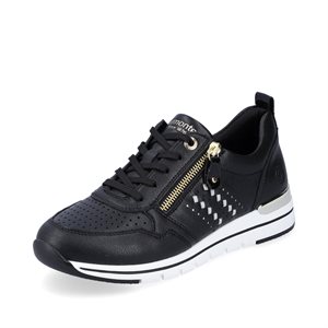 Black laced shoe R6707-01